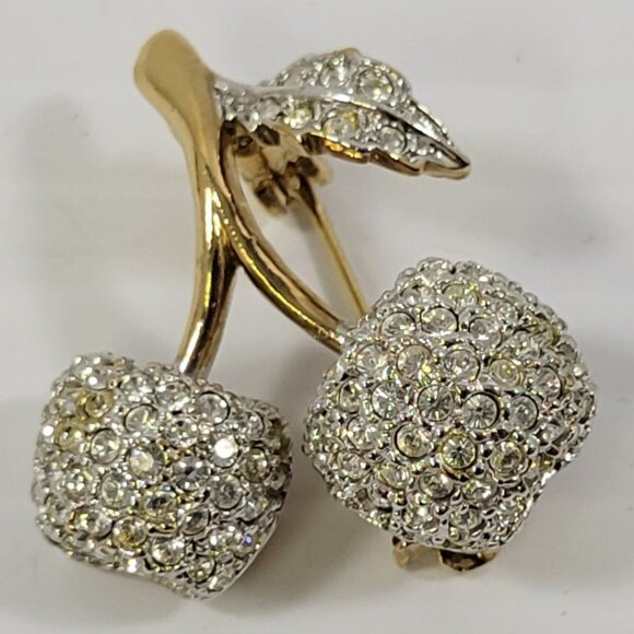 *B) NADRI Cherry Fruit Clear Rhinestone Pave Brooch Gold Tone Pin - Picture 1 of 9